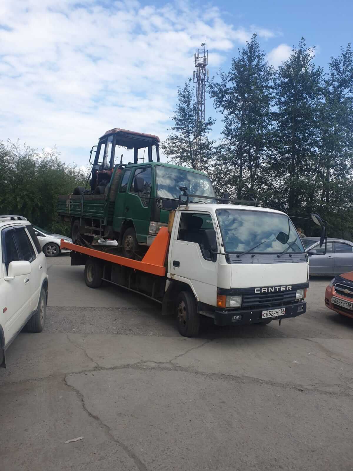 Фото эвакуатора раритетного авто